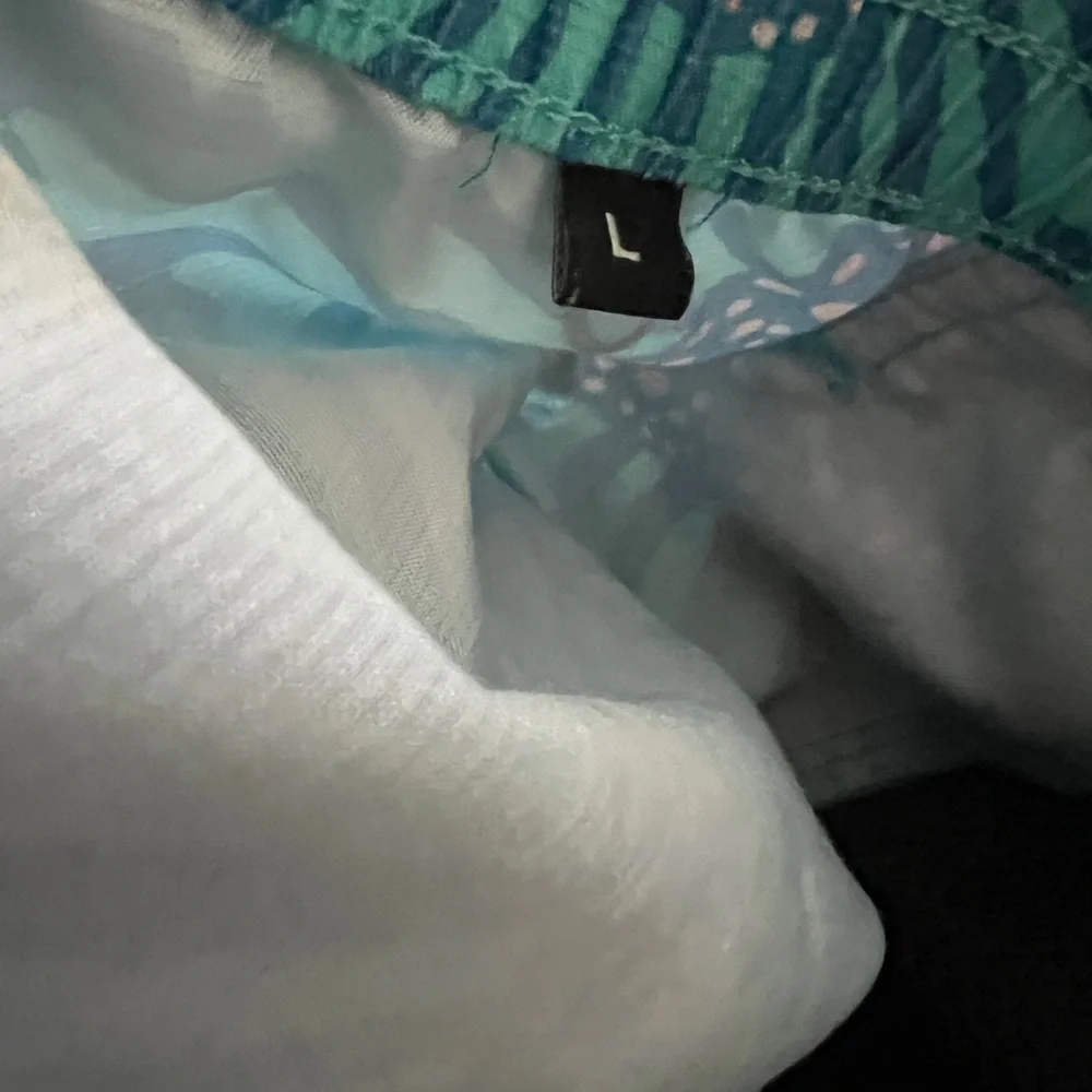Quiksilver Turquoise Floral Swim Trunks Size‎ Large
